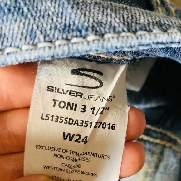 Silver Toni 3/4 Jean Shorts - Picture 8 of 9